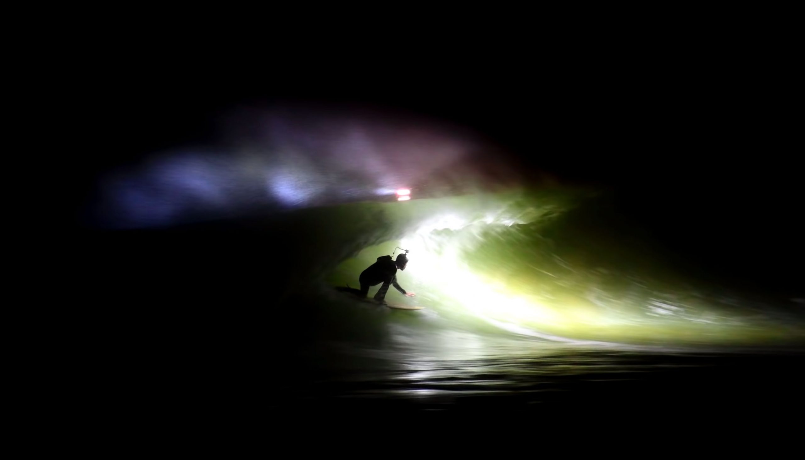 Innovation. Une lampe frontale pour surfer de nuit