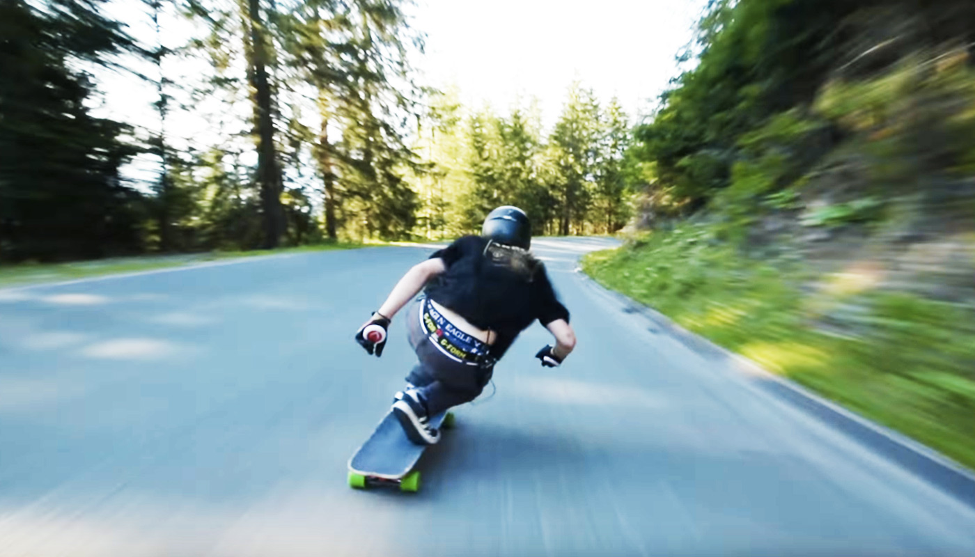flexibel leugenaar Pat ▻ En skate à plus de 100 km/h sur une route d'Autriche