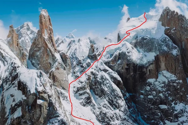 Ligne descente à ski de la Tour du Trango